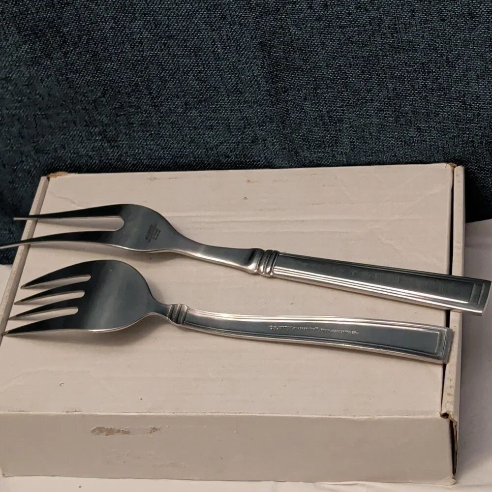 8 Pc HAMPTON SILVERSMITHS PORTFOLIO Serving Set | Glossy Hostess Completer 208